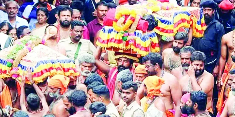 സന്നിധാനം-ഒരുങ്ങി;-ഇന്ന്-മകരവിളക്ക്;-സുരക്ഷാ-ക്രമീകരണങ്ങൾക്കായി-5,000-പോലീസുകാർ,-തിരക്ക്-നിയന്ത്രിക്കാൻ-പ്രത്യേകം-സജ്ജീകരണങ്ങൾ
