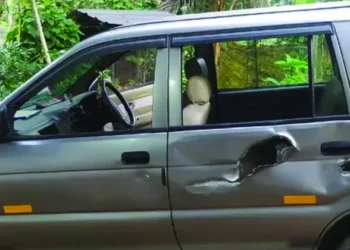 കല്യാണി-പ്രിയദർശൻ-നസ്ലന്‍-ചിത്രത്തിന്റെ-ഷൂട്ടിംഗ്-സംഘത്തിന്-നേരെ-കാട്ടാന-ആക്രമണം;-സംഘം-സഞ്ചരിച്ചിരുന്ന-കാർ-തകർത്ത്-ഒറ്റയാൻ