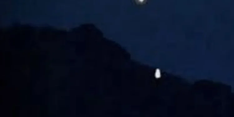 ഭക്തലക്ഷങ്ങള്ക്ക്-സായൂജ്യമായി-പൊന്നമ്പലമേട്ടില്-മകരജ്യോതി-തെളിഞ്ഞു,-ഭക്തിസാന്ദ്രമായി-ശബരിമല