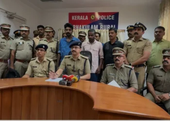 26കാരി-ഷെമുവടക്കം-പത്ത്-പ്രതികൾ-ചേർന്ന്-ഒരുക്കിയ-കൊടും-ക്രൂരതയ്‌ക്ക്-അന്ത്യം-:-സ്കൂട്ടർ-യാത്രികനെ-കുത്തി-വീഴ്‌ത്തി-22-ലക്ഷം-കവർന്ന-പ്രതികൾ-പിടിയിൽ