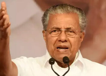 പിണറായി-ചെമ്പടയ്‌ക്ക്-കാവലാൾ-,-ജ്വലിച്ച്-നില്‍ക്കുന്ന-സൂര്യന്‍-:-മുഖ്യനെ-പുകഴ്‌ത്തി-ഗാനം-:-ഒപ്പം-വനോളം-മുട്ടെ-പോസ്റ്ററും