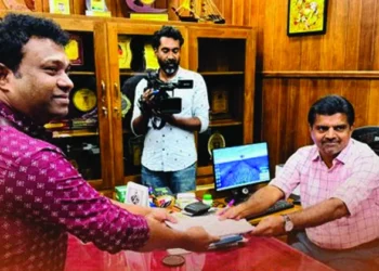 കലാമണ്ഡലത്തിലെ-നിയമനം-സൗഭാഗ്യം;-നൃത്ത-അധ്യാപകനായി-ജോലിയില്‍-പ്രവേശിച്ച്-ആർഎൽവി-രാമകൃഷ്ണൻ