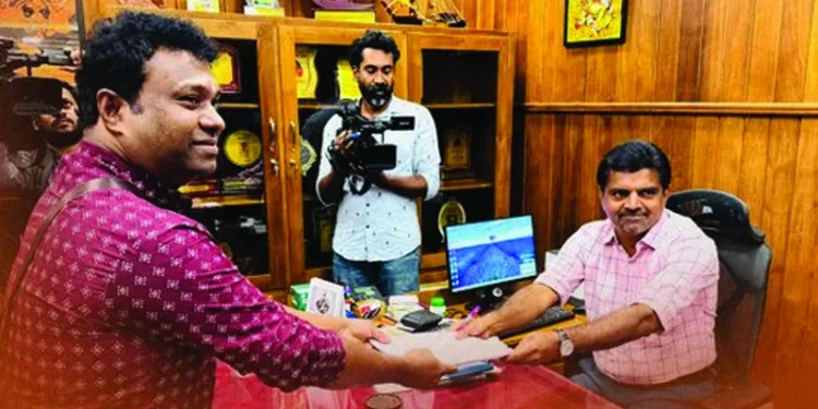 കലാമണ്ഡലത്തിലെ-നിയമനം-സൗഭാഗ്യം;-നൃത്ത-അധ്യാപകനായി-ജോലിയില്‍-പ്രവേശിച്ച്-ആർഎൽവി-രാമകൃഷ്ണൻ