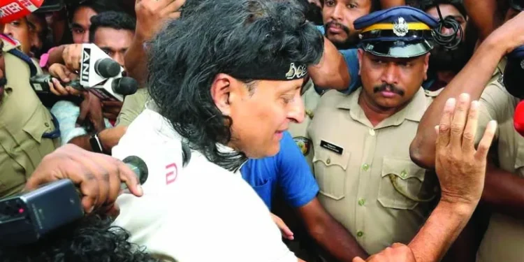 ബോബി-ചെമ്മണൂരിന്-ജയിലില്‍-വിഐപി-പരിഗണന-:-ജയില്‍-സൂപ്രണ്ട്-രാജു-എബ്രഹാം,-ഡിഐജി-പി-അജയകുമാര്‍-എന്നിവരെ-സസ്‌പെന്‍ഡ്-ചെയ്യാന്‍-ശുപാര്‍ശ 