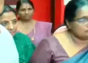 അവിശ്വാസപ്രമേയം-ചര്‍ച്ച-ചെയ്യാനിരുന്ന-കൂത്താട്ടുകുളത്ത്-നാടകീയ-രംഗങ്ങള്‍,-കാണാതായ-ലതാരാജു-തിരിച്ചെത്തി,-സി-പി-എം-നേതാക്കള്‍ക്കെതിരെ-കേസ്