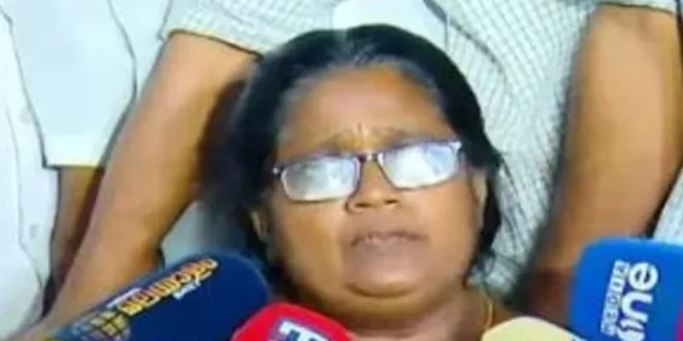 സിപിഎം-പ്രവര്‍ത്തകര്‍-തട്ടിക്കൊണ്ടുപോയെന്ന്-കൂത്താട്ടുകുളത്തെ-കൗണ്‍സിലര്‍-കല-രാജു,-ദേഹോപദ്രവമേല്‍പ്പിച്ചു,-കാല്-വെട്ടുമെന്ന്-ഭീഷണിപ്പെടുത്തി