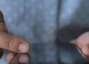 ‘വസ്ത്രം-ഊരിമാറ്റി-വീഡിയോ-എടുത്ത്-പ്രചരിപ്പിച്ചു’;-ക്ലാസിൽ-വച്ച്-വിദ്യാർത്ഥിയെ-സഹപാഠികൾ-ഉപദ്രവിച്ചതായി-പരാതി