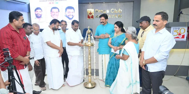 അവിരാച്ചന്റെ-സ്വന്തം-ഇണങ്ങത്തി-ടീസർ,-ട്രെയിലർ-പ്രകാശനം-നടത്തി