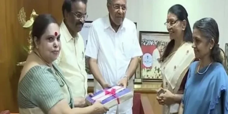 ഹേമ-കമ്മിറ്റി-റിപ്പോര്ട്ട്-പ്രകാരം-കേസ്-എടുക്കുന്നതില്-സുപ്രീംകോടതി-വിധി-തിങ്കളാഴ്ച