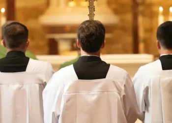 ക്രൈസ്തവ-സന്യസ്തരുടെ-അനന്തരാവകാശികള്‍-അടുത്ത-ബന്ധുക്കള്‍,-രൂപതയല്ലെന്നും-ഹൈക്കോടതി