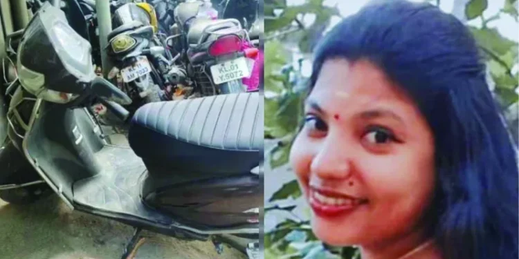 ക്ഷേത്ര-പൂജാരിയുടെ-ഭാര്യയെ-കൊലപ്പെടുത്തിയ-സംഭവം;-പ്രതി-രക്ഷപ്പെട്ട-സ്കൂട്ടർ-ചിറയിൻകീഴ്-റെയിൽവേ-സ്റ്റേഷനിൽ-നിന്നും-കണ്ടെത്തി