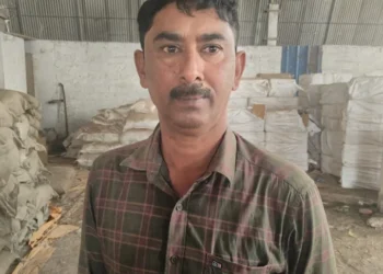 പെരുമ്പാവൂർ-ലഹരിയുടെ-ഇടത്താവളമാകുന്നു-!-കമറുദീൻ-ഗോഡൗണിൽ-ചാക്കിൽ-അട്ടിയിട്ട്-ഒളിപ്പിച്ചിരുന്നത്-മൂന്ന്-കോടിയുടെ-പുകയില-ഉത്പന്നങ്ങൾ 