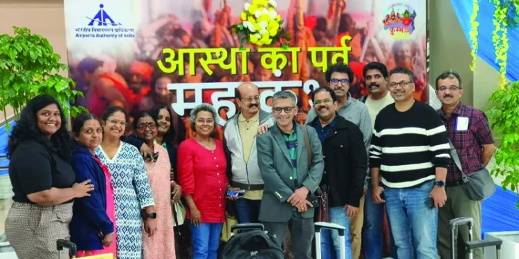 കുംഭമേളയിൽ-കേരളത്തിൽ-നിന്നുള്ള-ഡോക്ടർമാരും;-“നേത്രകുംഭ”എന്ന-പേരിൽ-5-ലക്ഷം-തീർത്ഥാടകരുടെ-കണ്ണുകൾ-പരിശോധിക്കും