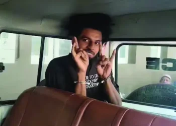 മണവാളന്റെ-മുടി-മുറിച്ച്-ജയിൽ-അധികൃതർ;-അസ്വസ്ഥത-പ്രകടിപ്പിച്ച-ഷഹീൻ-ഷായെ-മാനസികാരോഗ്യ-കേന്ദ്രത്തിലേക്ക്-മാറ്റി