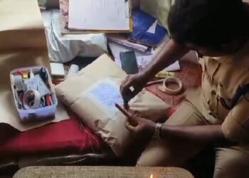 രഹസ്യവിവരം-ലഭിച്ച്-കൊല്ലത്ത്-61കാരന്റെ-വീട്ടിൽ-നടത്തിയ-റെയ്ഡിൽ-കണ്ടെടുത്തത്-ഒളിപ്പിച്ചുവച്ച-കഞ്ചാവ്