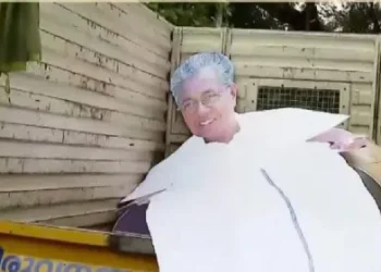 പിണറായി-വിജയന്റെ-ഫ്ളക്സ്-ബോര്ഡ്-സ്ഥാപിച്ചതിന്-സെക്രട്ടേറിയറ്റ്-എംപ്ലോയീസ്-അസോസിയേഷന്-പിഴയടച്ചു