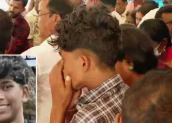 വീണ്ടും-കാണാമെന്നുറപ്പിൽ-യാത്ര-പറഞ്ഞുപോയ-പ്രിയ-കൂട്ടുകാരന്റെ-ചേതനയറ്റ-‌ദേഹത്തിനു-മുന്നിൽ-വിങ്ങിപ്പൊട്ടി-കൂട്ടുകാർ,-അനന്തുവിന്-കണ്ണീരിൽ-കുതിർന്നയാത്രാമൊഴി-നൽകി-നാടും-നാട്ടുകാരും