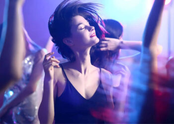 പാര്ട്ടീയിങ്,-ക്ലബ്ബിങ്,-ക്യാമ്പിങ്-;-ബാംഗ്ലൂര്-നൈറ്റ്-ലൈഫ്-ആഘോഷിക്കാന്-8-വഴികള്