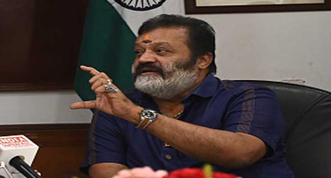 ഒരു-എയിംസ്-ഓപ്ഷനുവേണ്ടി-മാത്രം-ശാഠ്യംപിടിക്കുന്നതിനു-പിന്നിലുള്ള-മറ്റു-കാര്യങ്ങൾ-അന്വേഷിക്കൂ,-എന്ത്-തർക്കമുണ്ടെങ്കിലും-എയിംസിന്റെ-തറക്കല്ല്-പാകിയിട്ടേ-അടുത്ത-തിരഞ്ഞെടുപ്പിൽ-വോട്ട്-ചോദിക്കാൻ-വരൂ,-കപ്പലപകടത്തിൽ-നഷ്ടപരിഹാരം-മതി,-കേസിനു-പോകണ്ടെന്നു-തീരുമാനിച്ചത്-കേന്ദ്രത്തോട്-ചോദിച്ചിട്ടല്ലല്ലോ?-–-സുരേഷ്-ഗോപി