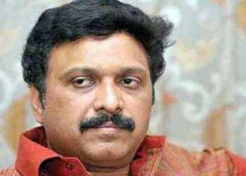 ഫോണെടുത്ത്-സംസാരിക്കുമ്പോൾ-ആളും-തരവും-നോക്കണ്ടേ-അമ്പാനേ…-കെഎസ്ആർടിസി-കൺട്രോൾ-റൂമിലേക്ക്-ഗതാഗത-മന്ത്രി-വിളിച്ചപ്പോൾ-സീറ്റ്-തെറിച്ചത്-വനിതാ-ജീവനക്കാർ-ഉൾപ്പെടെ-9-പേരുടേത്,-ഡ്യൂട്ടിയിലില്ലാത്തവരേയും-സ്ഥലം-മാറ്റിയെന്ന്-ആക്ഷേപം