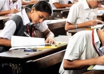 രക്ഷിതാക്കളുടെ-ശ്രദ്ധയ്ക്ക്,-ഹൈസ്കൂൾ-ക്ലാസ്-സമയം-ഇനി-മുതൽ-രാവിലെ-945-മുതൽ-വൈകീട്ട്-4.15-വരെ!!-സമയക്രമം-അരമണിക്കൂർ-കൂട്ടി-ഉത്തരവിറക്കി-പൊതുവിദ്യാഭ്യാസ-വകുപ്പ്,-എതിർപ്പുമായി-സിപിഐ-അധ്യാപക-സംഘടനയടക്കം-രം​ഗത്ത്