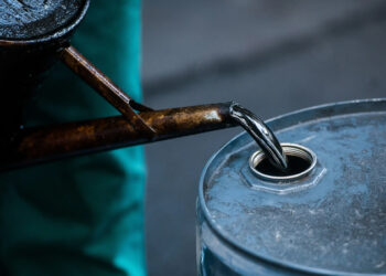 ഇറാന്‍-ഇസ്രായേല്‍-സംഘര്‍ഷം;-എണ്ണവില-കുത്തനെ-ഉയരുന്നു