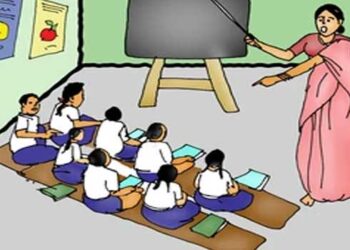 ദേശീയ​ഗാനത്തിനിടെ-വിദ്യാർഥിനികൾ-ക്ലാസിൽ-നിന്ന്-പുറത്തിറങ്ങി,-വിദ്യാർഥിനികളെ-ക്ലാസിൽ-പൂട്ടിയിട്ട്-ഏത്തമിടിയിച്ചു,-സ്കൂൾ-ബസ്-മിസായതിനാൽ-ബസ്-കാശ്‍-പോയത്-പ്രധാനാധ്യാപികയുടെ-പോക്കറ്റിൽ-നിന്ന്,-ഒടുവിൽ-ഖേദപ്രകടനം