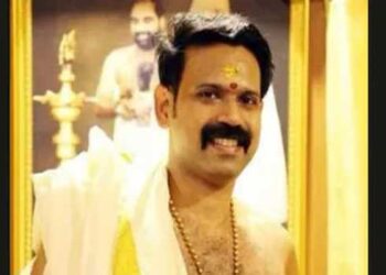 ന​ഗ്ന-ചിത്രങ്ങൾ-അയച്ചില്ലെങ്കിൽ‍-കുടുംബത്തേയും-കുട്ടികളേയും-പൂജ-ചെയ്ത്-അപകടത്തിൽപ്പെടുത്തും!!-പൂജാ-രസീതിലെ-നമ്പറിൽ-വിളിച്ച്-യുവതിക്കു-ഭീഷണി,-25000-രൂപ-ആവശ്യപ്പെട്ടു,-കേരളത്തിലെത്തിച്ച്-പീഡിപ്പിക്കാൻ-ശ്രമം,-കർണാടക-സ്വദേശിനിയുടെ-പരാതിയിൽ-പൂജാരി-അറസ്റ്റിൽ