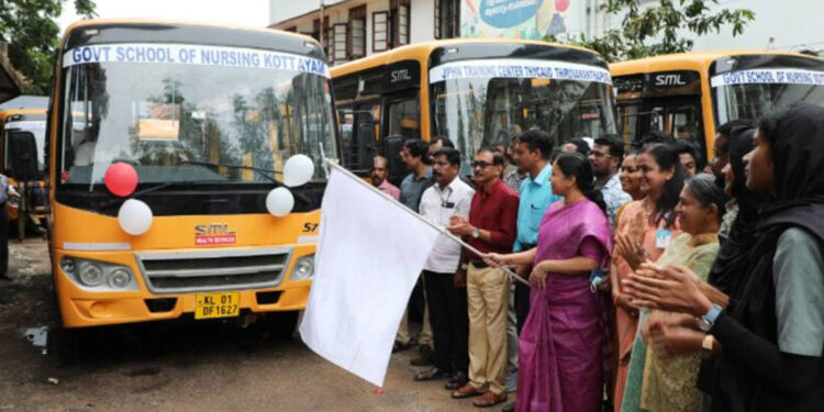 1.83-കോടി-ചെലവിൽ-എട്ട്-പുതുപുത്തൻ-ബസുകൾ,-ആരോഗ്യ-മന്ത്രി-ഫ്ലാഗ്-ഓഫ്-ചെയ്തു,-നഴ്സിങ്-സ്കൂളുകൾക്ക്