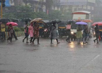 ഇന്ന്-അവധി-പ്രഖ്യപിച്ച-സ്കൂളുകൾ-ഇതൊക്കെയാണ്…!!-സംസ്ഥാനത്ത്-കനത്തമഴ-തുടരുന്നു…