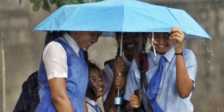 കോട്ടയം-ജില്ലയില്-ദുരിതാശ്വാസ-ക്യാമ്പുകള്-പ്രവര്ത്തിക്കുന്ന-വിദ്യാഭ്യാസ-സ്ഥാപനങ്ങള്ക്ക്-നാളെ-അവധി