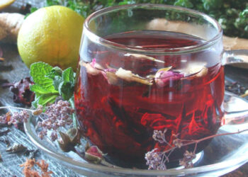 ഒരു-ചുവപ്പ്-ചായയുടെ-റെസിപ്പി-നോക്കാം