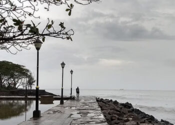 മഴക്കാലം-ആസ്വദിക്കാനെത്തുന്ന-സഞ്ചാരികളെ-കാത്ത്-കൊച്ചി