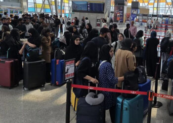 ഓപ്പറേഷന്‍-സിന്ധു;-ഇന്ത്യന്‍-വിദ്യാര്‍ഥികളുമായി-ആദ്യവിമാനം-ഡല്‍ഹിയിലെത്തി