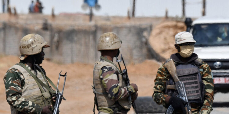 നൈജറില്‍-സൈനിക-താവളം-ആക്രമിച്ച്-ആയുധധാരികള്‍;-34-സൈനികര്‍-കൊല്ലപ്പെട്ടു