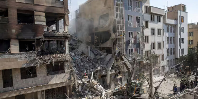 ഇറാനെ-ആക്രമിച്ച്-അമേരിക്ക;-ആക്രമണം-നടത്തിയത്-മൂന്ന്-ആണവ-കേന്ദ്രങ്ങളിൽ