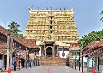 മോഷണം-മറച്ചുവയ്ക്കാൻ-അധികൃതരുടെ-ഭാ​ഗത്തുനിന്ന്-ശ്രമമെന്ന്-ആരോപണം!!-ശ്രീപത്മനാഭസ്വാമി-ക്ഷേത്രത്തിൽ-നിന്ന്-25-ലിറ്റർ-പാൽ-കടത്തിയ-അസിസ്റ്റന്റ്-സ്റ്റോർ-കീപ്പർ-വിജിലൻസ്-പിടിയിൽ