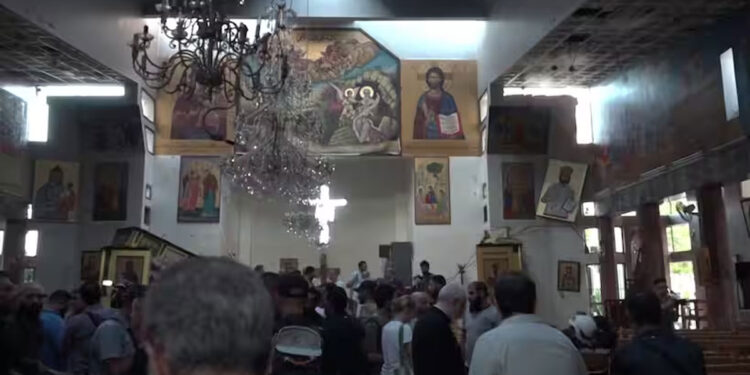 പള്ളിക്കുള്ളിൽ-പ്രാർത്ഥിച്ചു-നിന്നവർക്ക്-നേരെ-ആദ്യം-വെടിയുതിർത്തു!!-പിന്നെ-സ്വയം-പൊട്ടിത്തെറിച്ചു.,-സിറിയയിലെ-ക്രൈസ്‌തവ-ദേവാലയത്തിൽ-ചാവേറാക്രമണത്തിൽ-കൊല്ലപ്പെട്ടവരുടെ-എണ്ണം-25-ആയി;-80-പേർക്ക്-പരിക്കേറ്റു