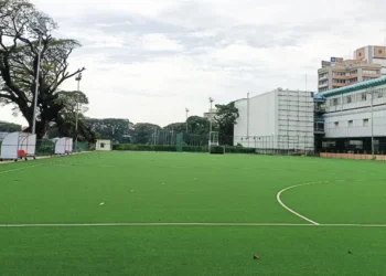 സിന്തറ്റിക്ക്-ഹോക്കി-ടര്‍ഫ്-ഒരുങ്ങി;-സ്പോര്‍ട്സ്-ഹബ്ബ്-ആകാന്‍-മഹാരാജാസ്-കോളജ്-ഗ്രൗണ്ട്