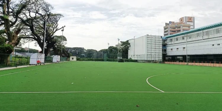 സിന്തറ്റിക്ക്-ഹോക്കി-ടര്‍ഫ്-ഒരുങ്ങി;-സ്പോര്‍ട്സ്-ഹബ്ബ്-ആകാന്‍-മഹാരാജാസ്-കോളജ്-ഗ്രൗണ്ട്