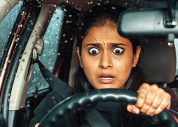 ‘മഴക്കാലത്ത്-വാഹനം-കഴുകേണ്ട-എന്ന്-കരുതുന്നുണ്ടോ?-എങ്കിൽ-നിങ്ങൾക്ക്-പണി-കിട്ടും’-അറിയാം,-മഴക്കാലത്ത്-വാഹനം-ഓടിക്കുമ്പോൾ-ശ്രദ്ധിക്കേണ്ട-കാര്യങ്ങൾ