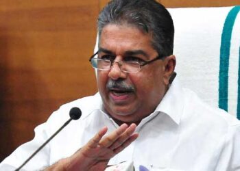പ്രതികരണം-കാത്തുനിന്ന-മാധ്യമങ്ങളെ-മൈൻഡ്-ചെയ്യാതെ-വീണാ-ജോർജ്!!-ആശുപത്രിയാകുമ്പോൾ-ചിലപ്പോൾ-പഞ്ഞിയോ,-മരുന്നോ,-ഉപകരണങ്ങളോ-കുറഞ്ഞുവെന്നുവരും,-എന്നുവച്ച്-ഇവർ-പറയുമ്പോൾ-രാജിവയ്ക്കാനാണോ-മന്ത്രി-ഇരിക്കുന്നത്-സജി-ചെറിയാൻ