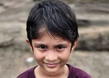 സ്കൂൾ-ബസിൽ-നിന്നിറങ്ങിയ-കുട്ടി-അമ്മയുടെ-കൈവിട്ട്-ഓടി,-എതിരെവന്ന-മറ്റൊരു-സ്കൂൾ-ബസിടിച്ച്-ആറുവയസുകാരന്-ദാരുണാന്ത്യം,-അപകടം-അമ്മയുടെ-കൺമുന്നിൽവച്ച്