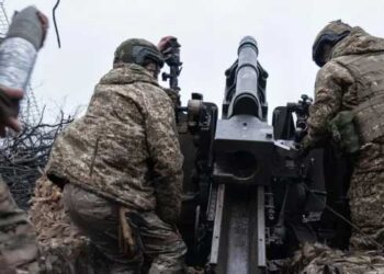 പിടിമുറുക്കി-റഷ്യ,-യുക്രെയ്ന്റെ-ചരക്കുനീക്കപാതയിലെ-സുപ്രധാന-പ്രദേശമടക്കം-പിടിച്ചടക്കി,-ഡോണെറ്റ്സ്ക്-പ്രവിശ്യയുടെ-ഭാഗങ്ങൾ-പിടിക്കാൻ-ഒരുലക്ഷത്തിലേറെ-റഷ്യൻ-സൈനികരുടെ-മുന്നേറ്റം