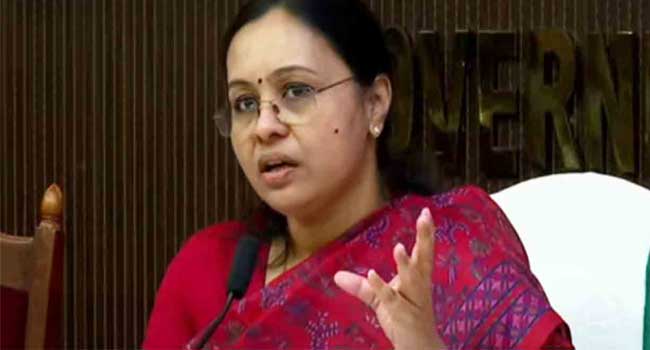 ആരോഗ്യ-മന്ത്രിക്കെതിരെ-പ്രതിഷേധം!!-തിരുവനന്തപുരത്തേക്കുള്ള-യാത്രാമധ്യേ-ദേഹാസ്വാസ്ഥ്യം,-രക്തസമ്മർദം-കൂടിയതിനെ-തുടർന്ന്-വീണ-ജോർജിനെ-ആശുപത്രിയിൽ-പ്രവേശിപ്പിച്ചു