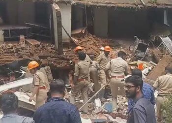 തകർന്നുവീണ-മെഡിക്കൽ-കോളേജ്-കെട്ടിടത്തിന്-പഞ്ചായത്തിൻറെ-ഫിറ്റ്നസ്-സർട്ടിഫിക്കറ്റ്-ഇല്ല,-പഞ്ചായത്തുമായി-സഹകരിക്കാറില്ല,-പല-കെട്ടിടങ്ങളും-കെട്ടിട-നിർമ്മാണ-ചട്ടത്തിന്-വിരുദ്ധം-ആർപ്പൂക്കര-പഞ്ചായത്ത്-വൈസ്-പ്രസി‍ഡൻറ്