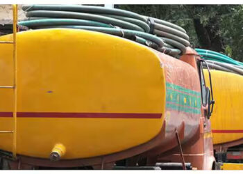 ഗുരുവായൂരിലെ-ലോഡ്ജുകളിൽ-നിന്ന്-പൈപ്പിൽ-ഭൂമിക്കടിയിലൂടെ-പ്ലാൻറിലെത്തിക്കുന്നതിന്-പുറമേ-ടാങ്കറിലും-മാലിന്യമെത്തിക്കാൻ-തീരുമാനം,-പ്രതിഷേധം