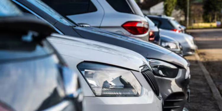 ‘കയ്യിൽ-വെള്ളം,-കാറിന്റെ-ഗ്ലാസ്-താഴ്ത്തിയിട്ട-നിലയിൽ’,-കൊടും-ചൂടിൽ-നിർത്തിയിട്ട-കാറിൽ-9-വയസുകാരിക്ക്-ദാരുണാന്ത്യം