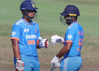 വെടിക്കെട്ട്-നിർത്താതെ-വൈഭവ്;-ഇംഗ്ലണ്ടിനെ-എറിഞ്ഞിട്ട്-ഇന്ത്യൻ-യുവനിര