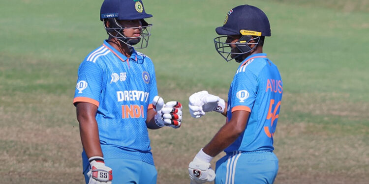 വെടിക്കെട്ട്-നിർത്താതെ-വൈഭവ്;-ഇംഗ്ലണ്ടിനെ-എറിഞ്ഞിട്ട്-ഇന്ത്യൻ-യുവനിര